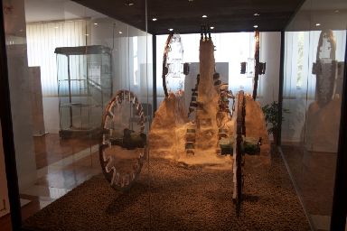 Resti di carri provenienti dalla 